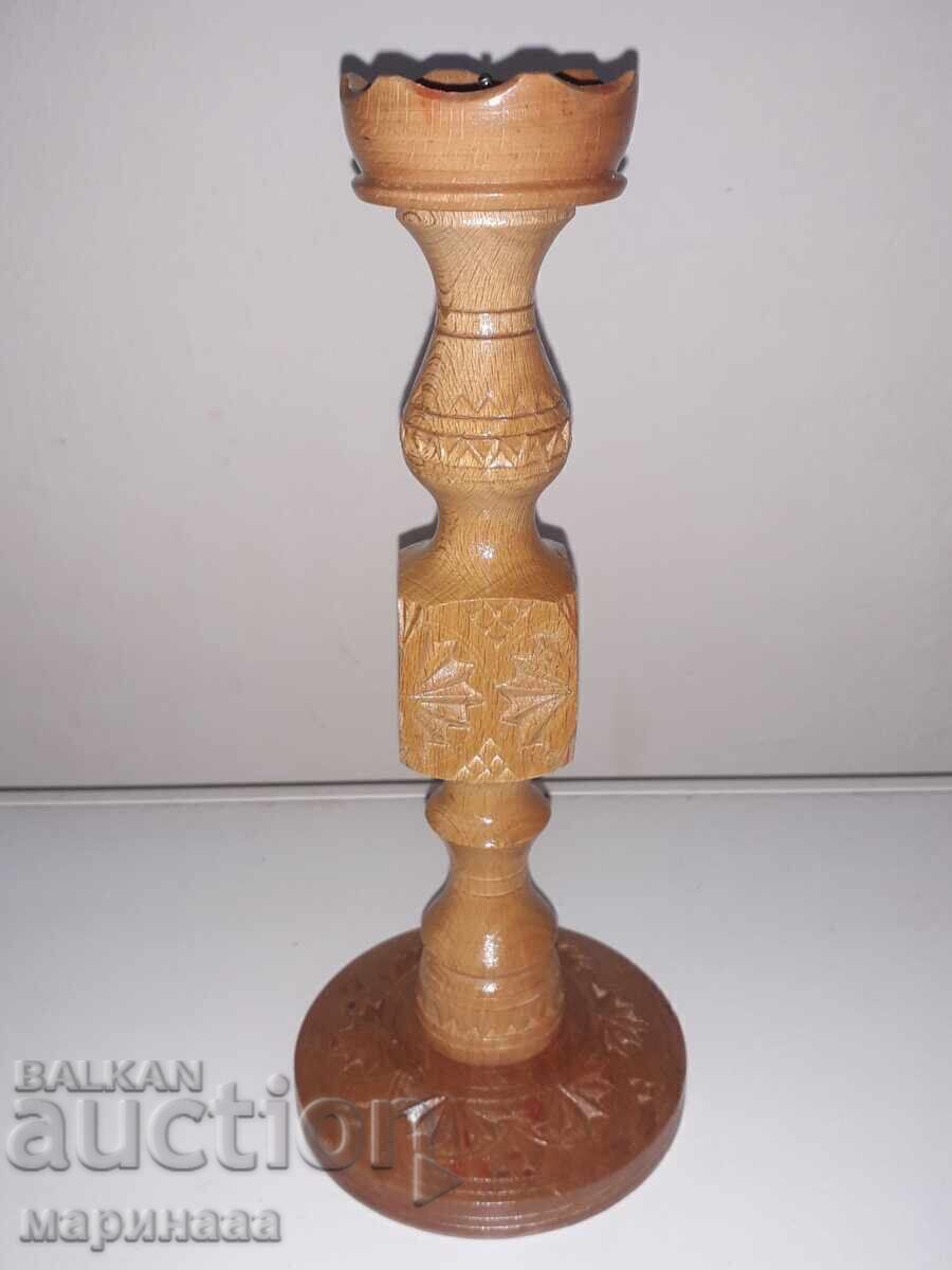 SFEMENIC VECHI. SCULPTURĂ ÎN LEMN