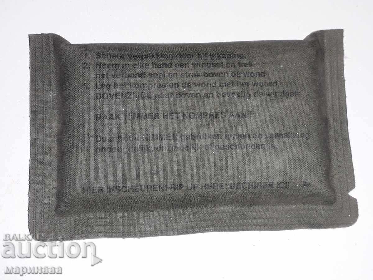 AMBALAJ MILITAR. COMPRESĂ STERILĂ. MARLĂ. BANDAJ