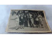 Снимка София Мъже жени и момче на улицата