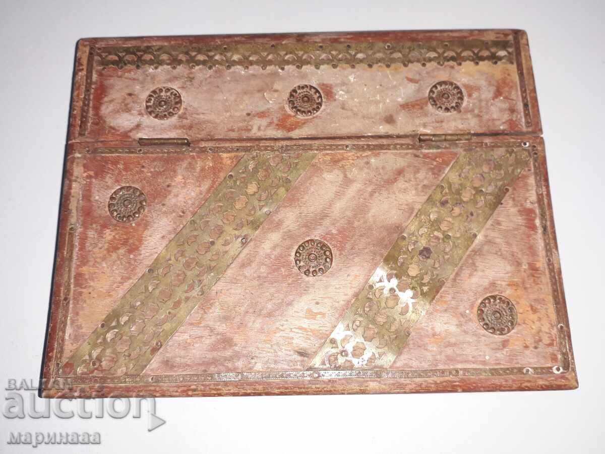 BOX WITH "AGED" EFFECT. INDIA with price 10.00 BGN | € 5.11