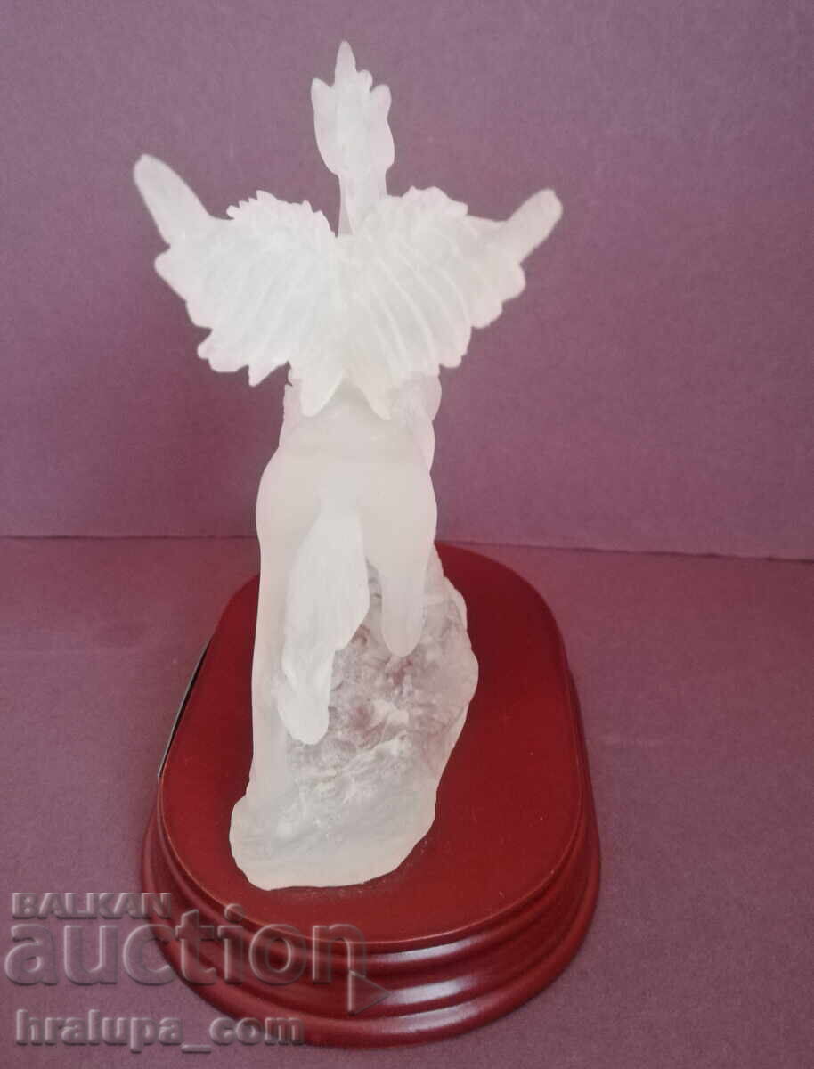 Аукцион Фигура кон Пегас Аукцион Фигура кон Пегас