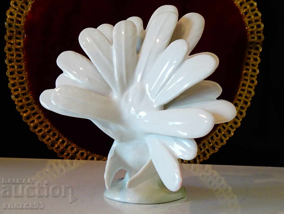 Delivery of Porcelain figurine, figure Dove by Lippelsdorf 1877 Delivery of Porcelain figurine, figure Dove by Lippelsdorf 1877