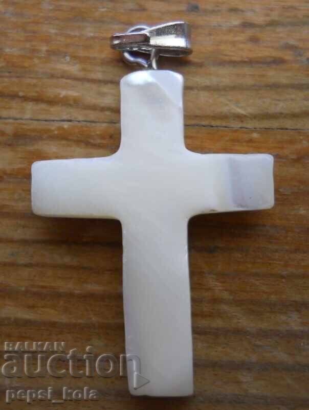 medallion - cross - mother of pearl with price € 1.50 | 2.93 BGN