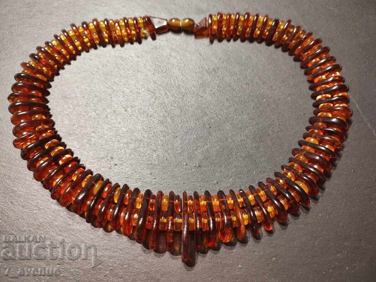 Δημοπρασία Γκέρνταν, παλαιό κόσμημα από Κεχριμπάρι 23.09.25