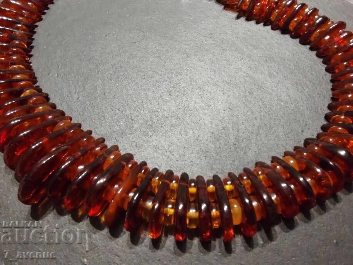 Γκέρνταν, παλαιό κόσμημα από Κεχριμπάρι 23.09.25 - 6