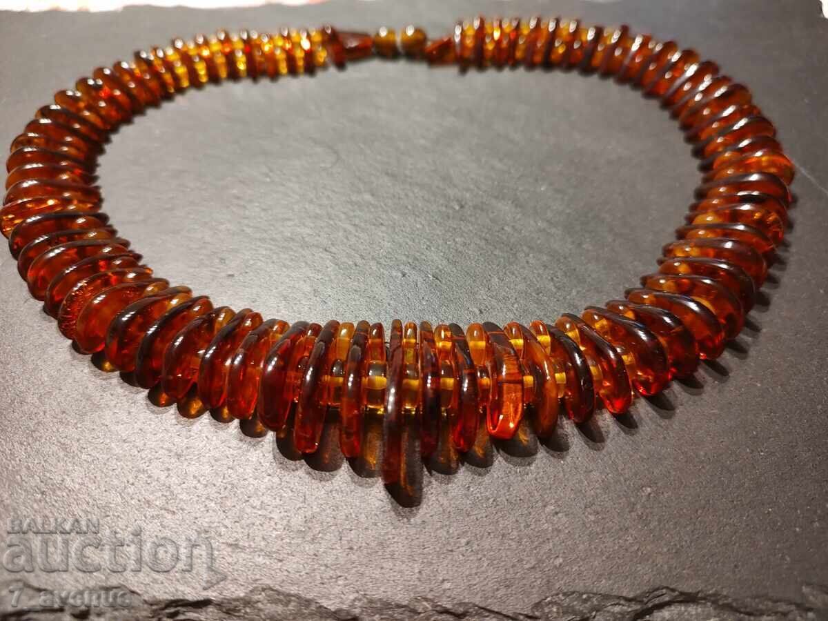 Γκέρνταν, παλαιό κόσμημα από Κεχριμπάρι 23.09.25