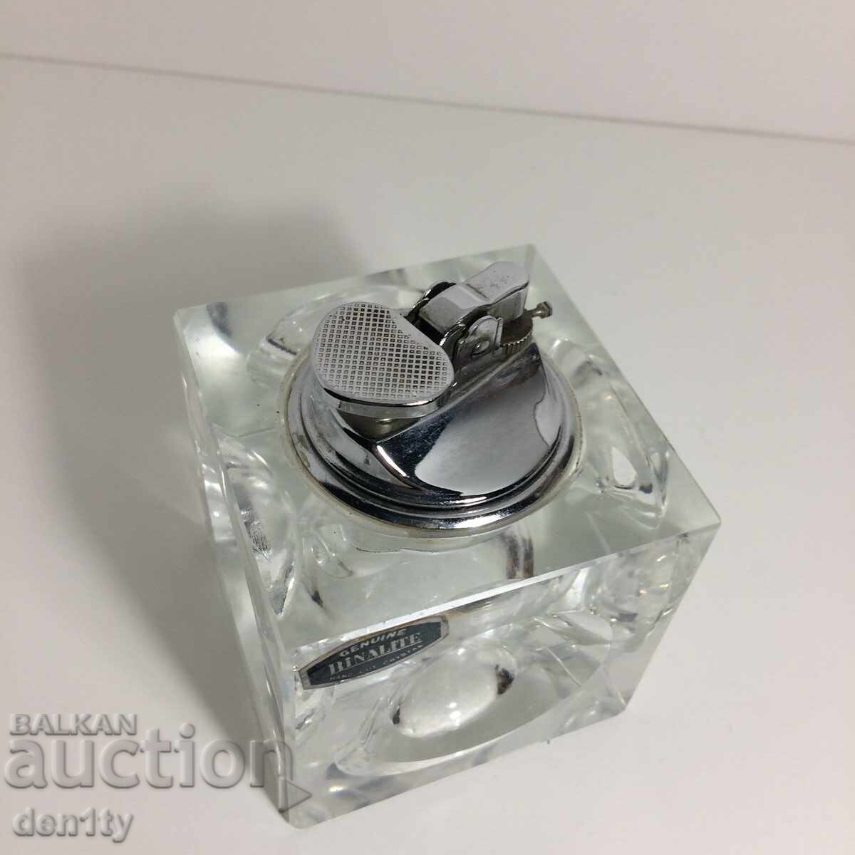 Δημοπρασία Επιτραπέζιος αναπτήρας, τριμμένο κρύσταλλο μπιναλίτ Δημοπρασία Επιτραπέζιος αναπτήρας, τριμμένο κρύσταλλο μπιναλίτ