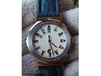 Нов!Corum. Кварцов часовник с календар от неръждаема стомана