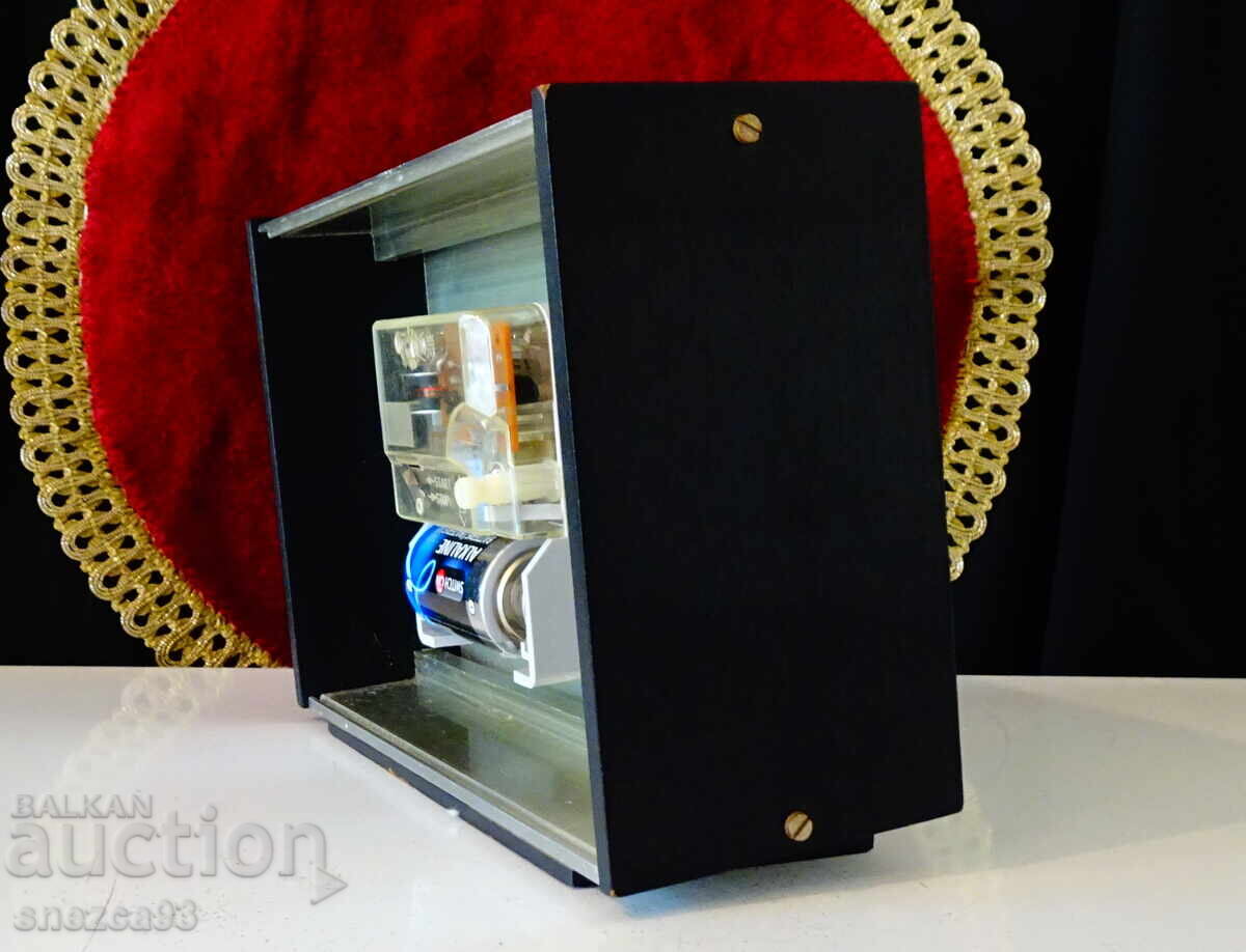 Auction German Dugena Desk Clock with Ruby Auction German Dugena Desk Clock with Ruby