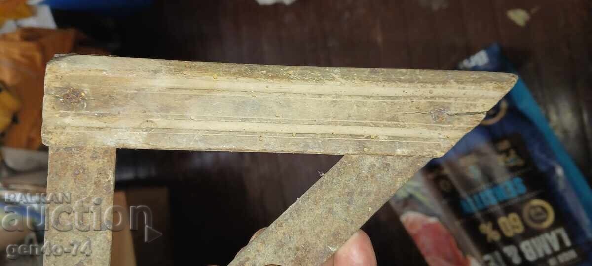 Auction  Right upper corner