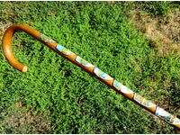 Тиролски туристически бастун с 10 значки.