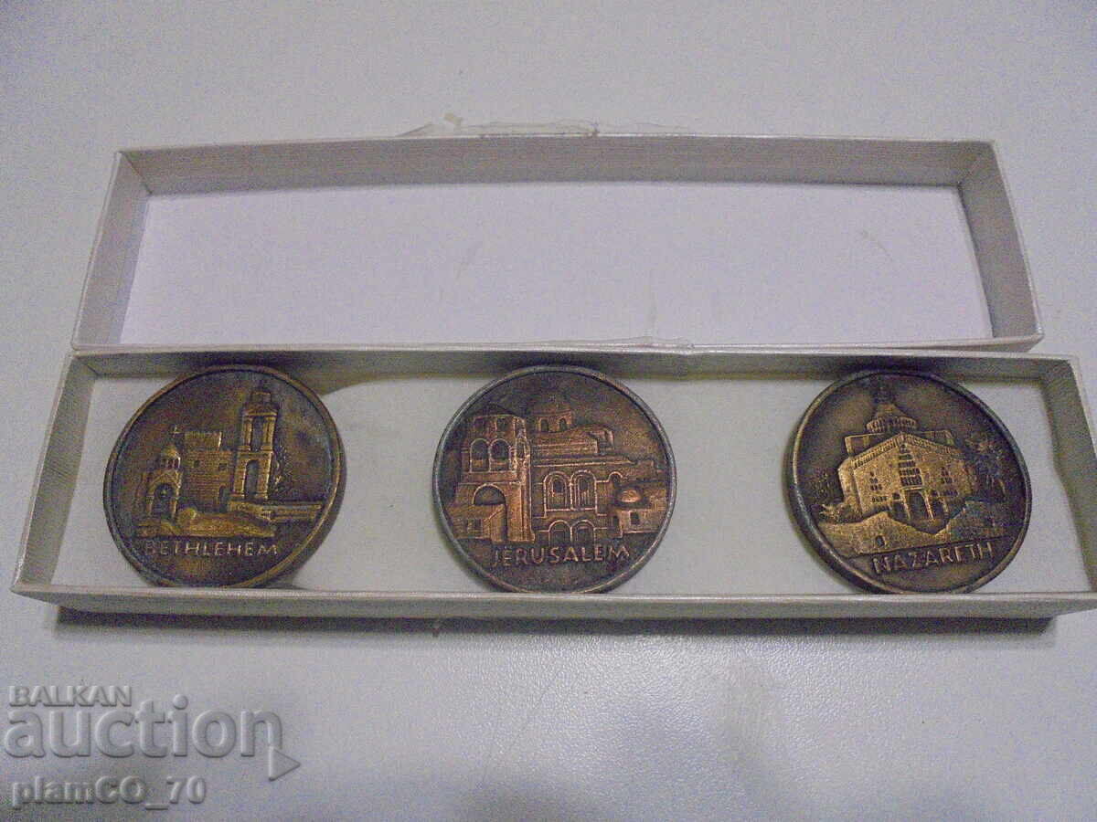 №*8273 Set jubiliar de plachete „Orașele Sfinte” – 2000 a