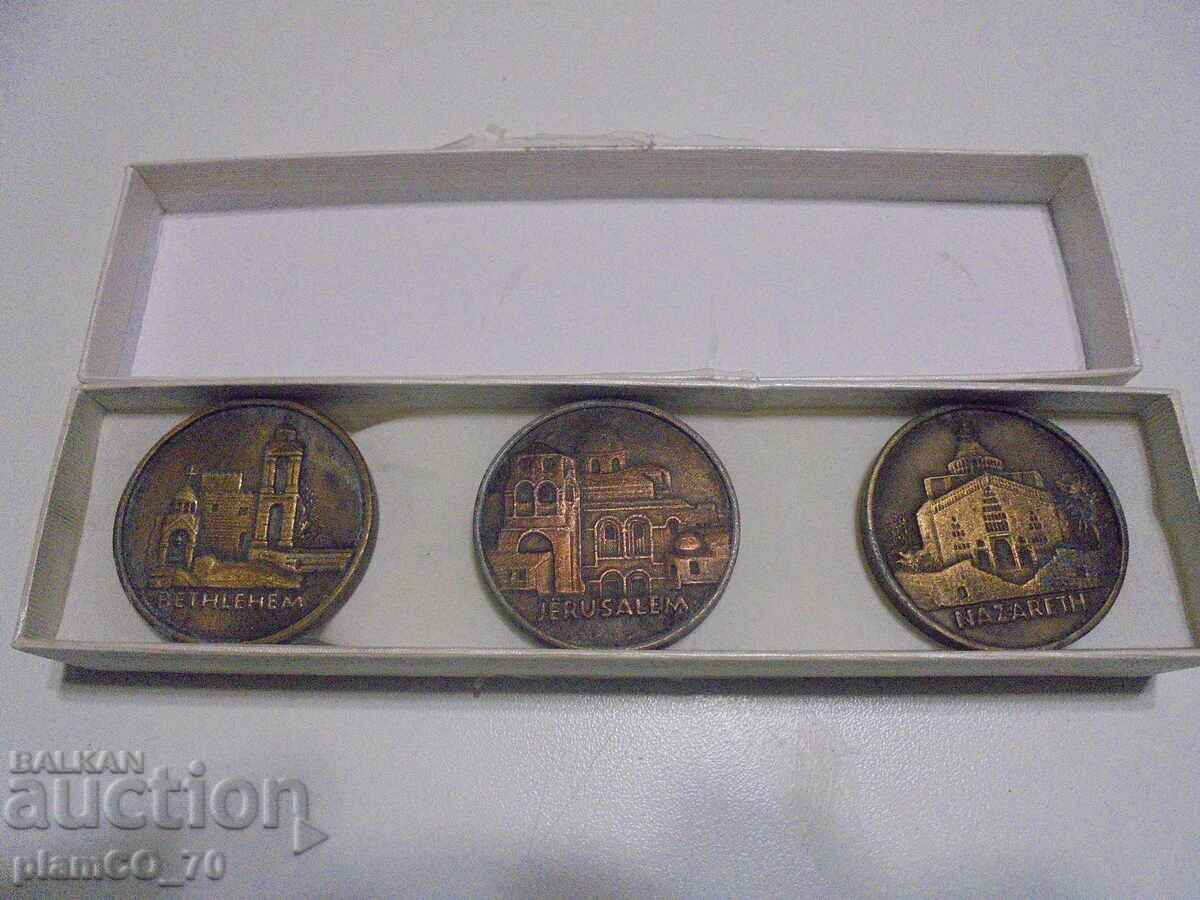 №*8273 Set jubiliar de plachete „Orașele Sfinte” – 2000 a