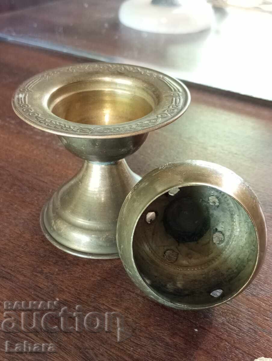 Δημοπρασία Αρχαίο μπρούτζινο κηροπήγιο Δημοπρασία Αρχαίο μπρούτζινο κηροπήγιο