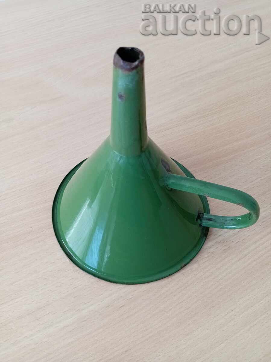 емайлирана фуния Оборище  1969 година с цена 25.00 лв. | € 12.78