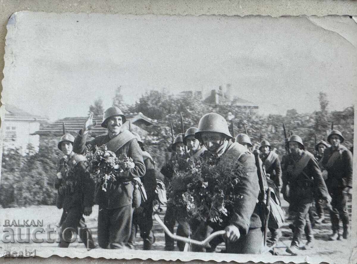 Revenirea Glorioșilor Negri de la Marea Neagră Burgas 1945 - 7