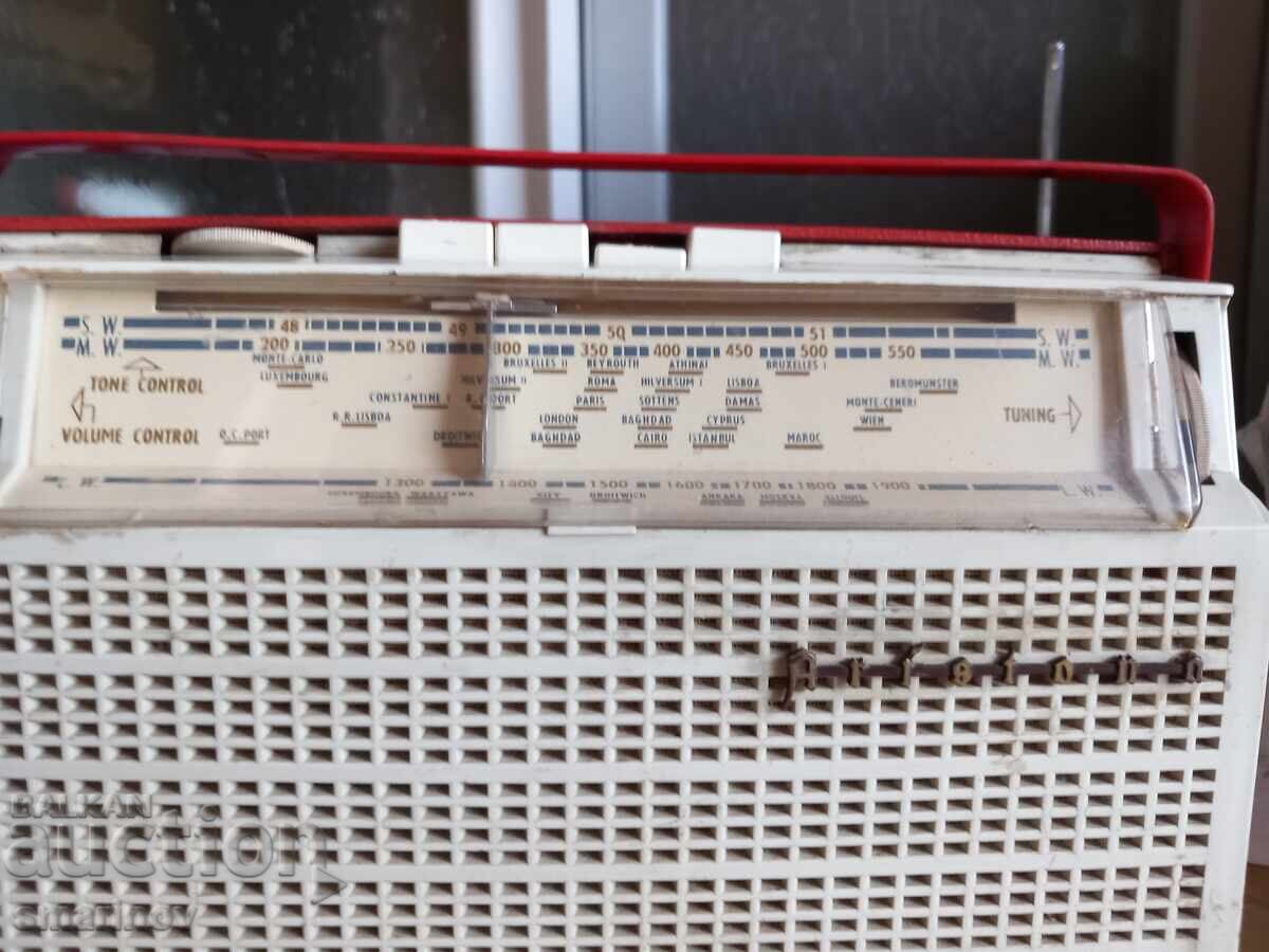 Delivery of Old Aristona radio Delivery of Old Aristona radio