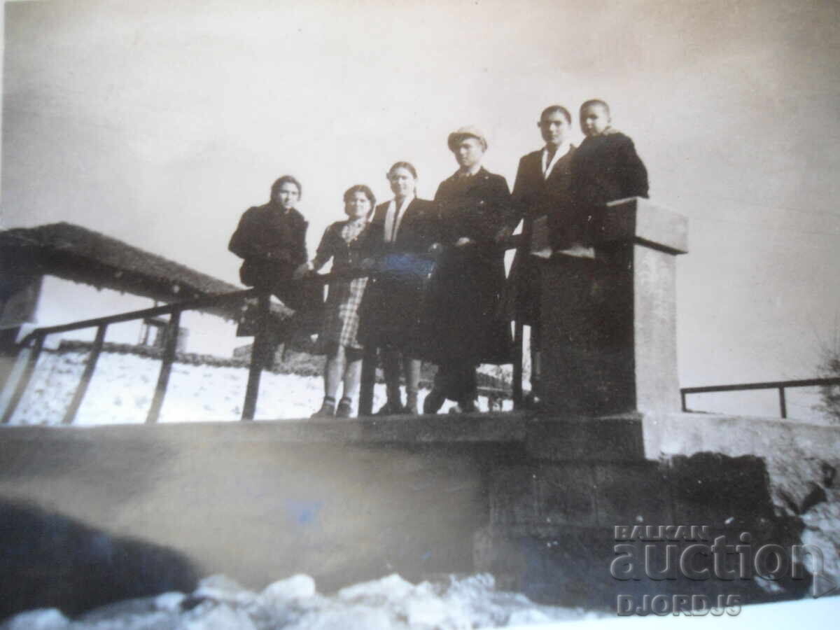Παλιά φωτογραφία, "Η γέφυρα των δακρύων", χωριό Βίνογκραδετς, 23.1.1944