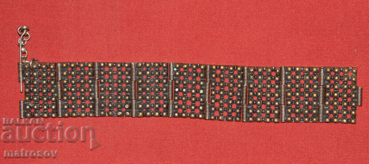 Auction Old traditional silver bracelet jewelry Auction Old traditional silver bracelet jewelry