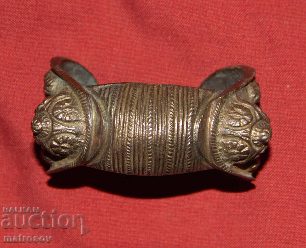 Παλαιό παραδοσιακό χάλκινο βραχιόλι κόσμημα σφενδόνα με τιμή 200.00 BGN | € 102.26