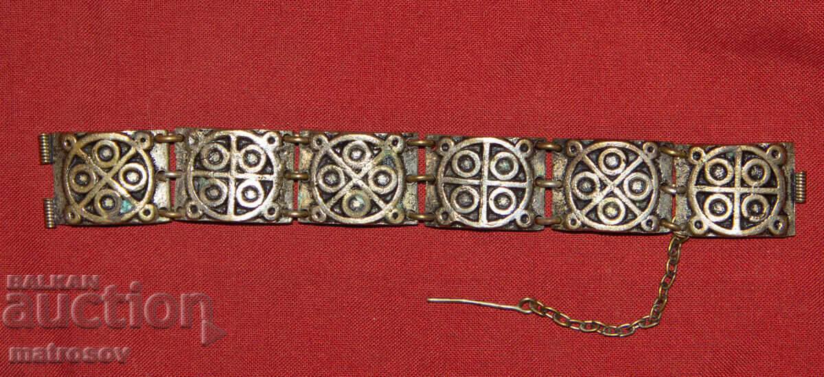 Auction  Old traditional silver bracelet jewelry