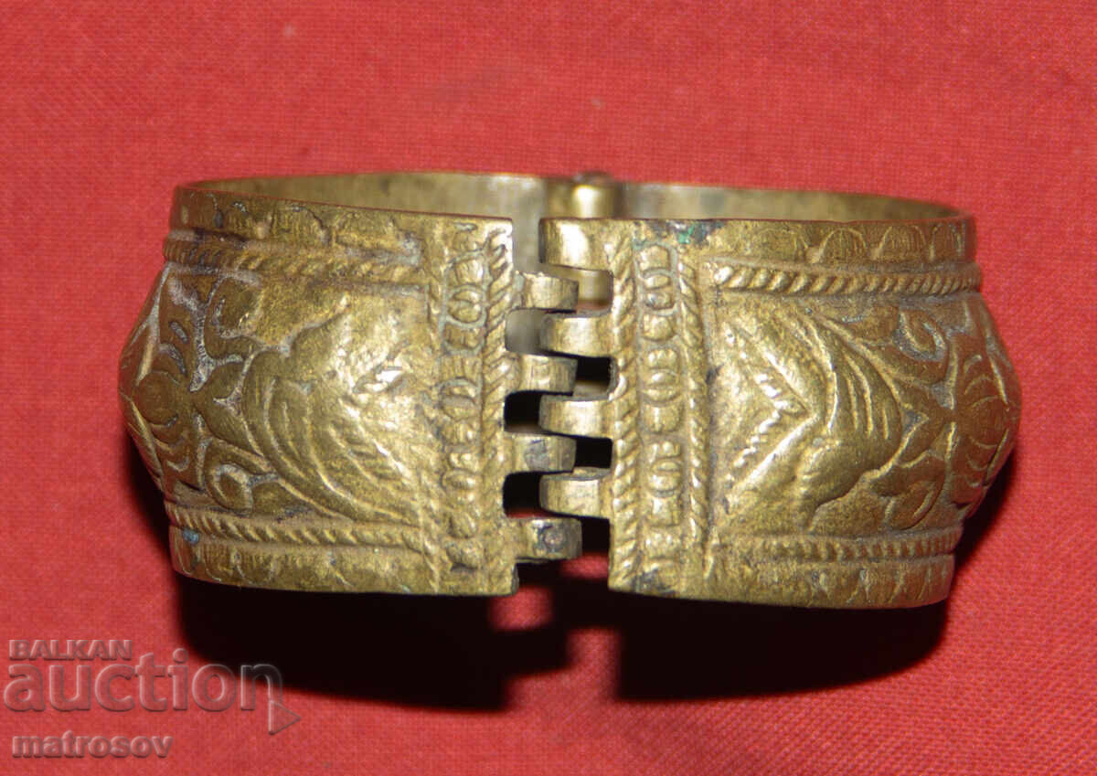 Δημοπρασία Παλαιό παραδοσιακό χάλκινο βραχιόλι κόσμημα