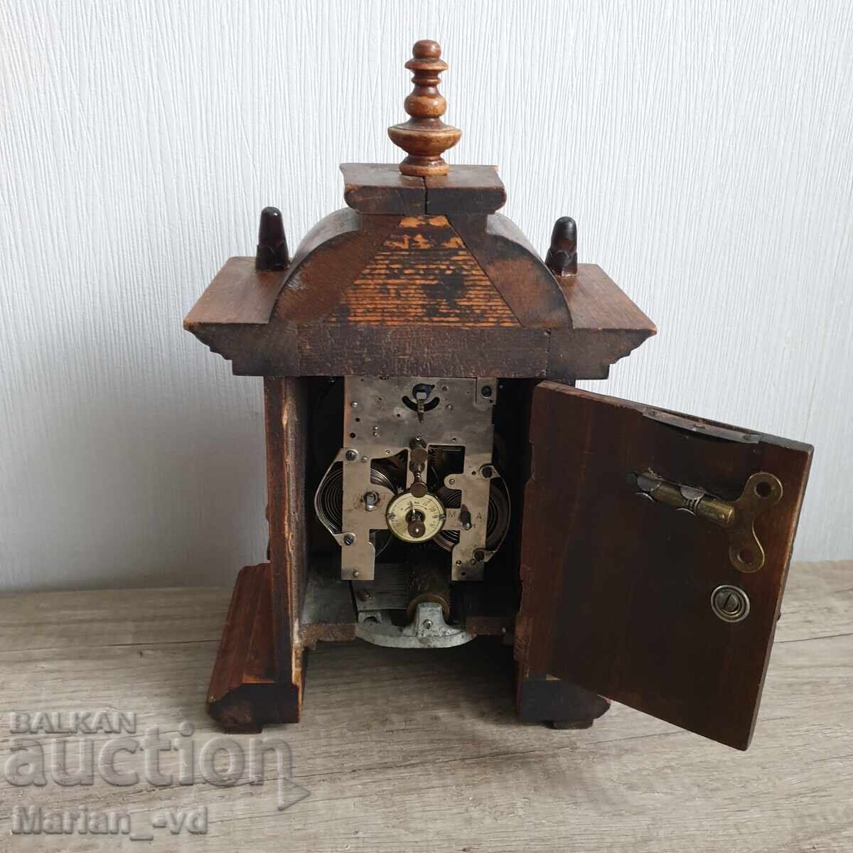 Παλιό επιτραπέζιο ρολόι με φανάρι - 5