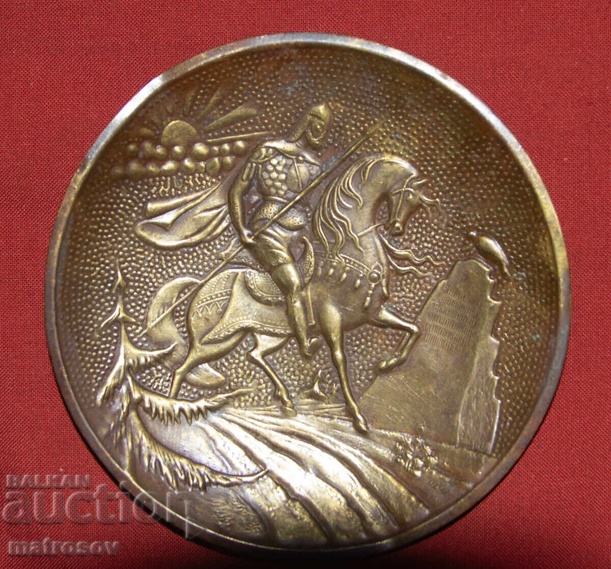 Honey plaque bas-relief, plate, rider