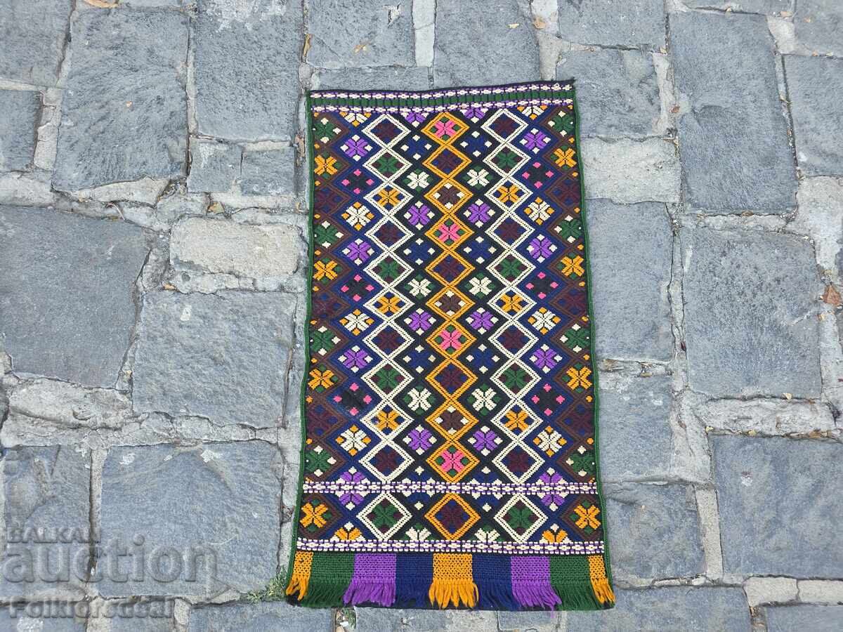 Fustă din costum popular tron, regiunea Iambol cu preț 300.00 BGN | € 153.39