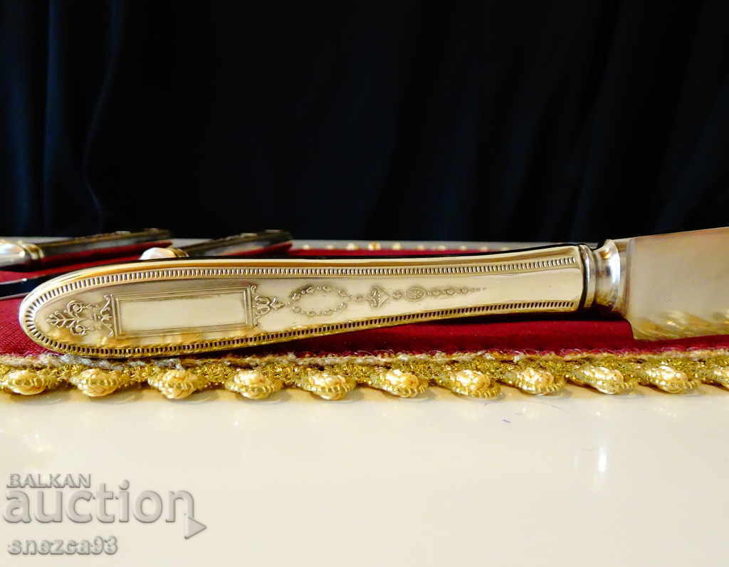 Delivery of English silver-plated ornamental knife, marked