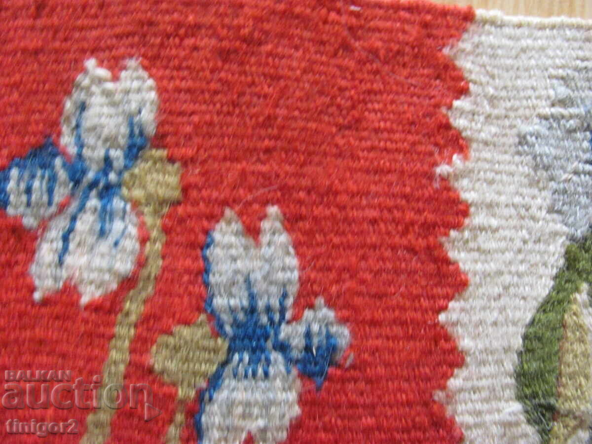 Delivery of Old hand-woven wool rug, step Delivery of Old hand-woven wool rug, step