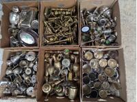 Χάλκινα σκεύη, σερβίτσια, τσαγιέρες, κούπες, κηροπήγια κ.ά. – 2