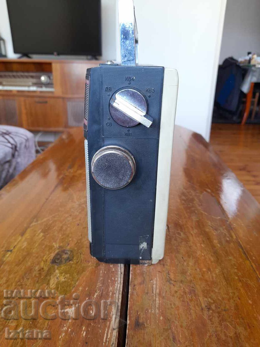 Delivery of Old radio, radio receiver Vef, Vef 317