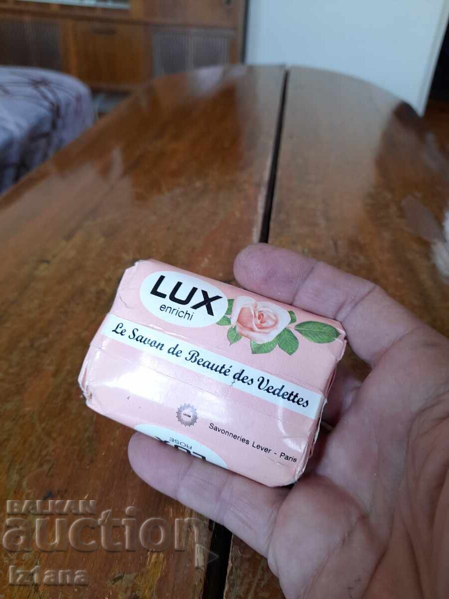 Auction  Old Lux soap