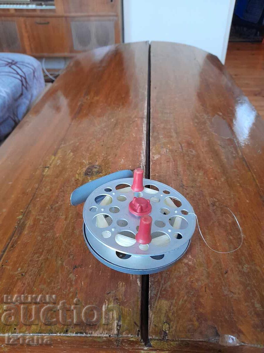 Mulinetă veche de pescuit