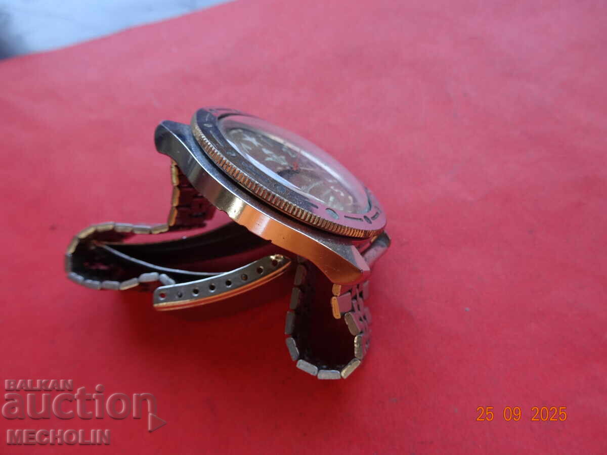 Russian COLLECTOR'S WATCH Komandirskie VOSTOK 2 - 6 Russian COLLECTOR'S WATCH Komandirskie VOSTOK 2 - 6