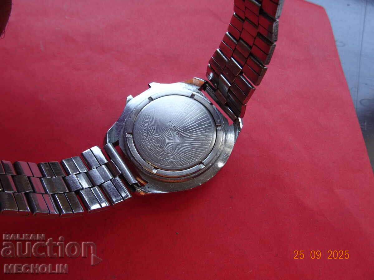 Russian COLLECTOR'S WATCH Komandirskie VOSTOK 2 - 6