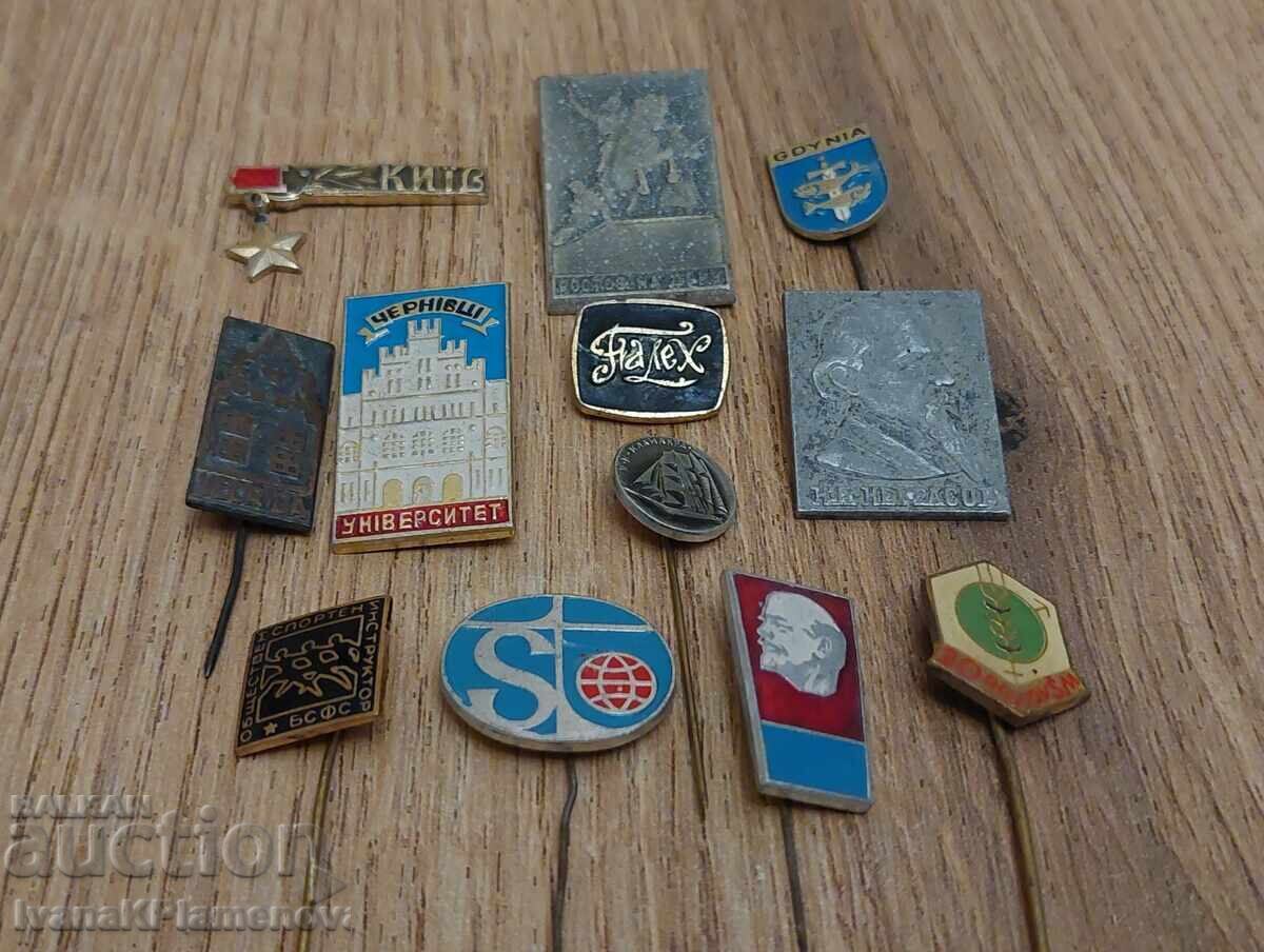 Значки 12 броя за колекционери с цена 10.00 лв. | € 5.11