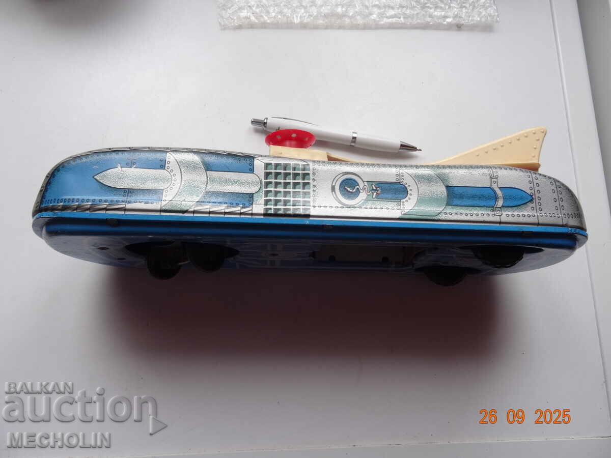 Delivery of Collectible Metal Car INTERCOZMOSZ Delivery of Collectible Metal Car INTERCOZMOSZ