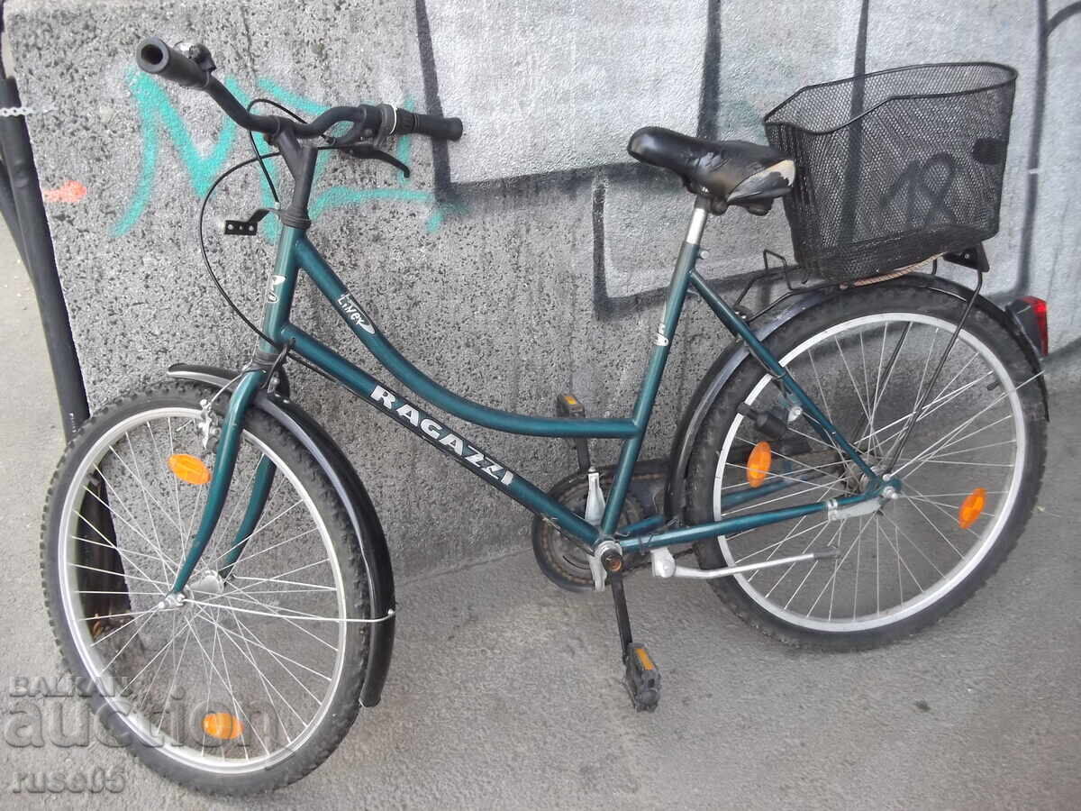 "RAGAZZI - Liner" Bicycle with Three Integrated Gears and a Coaster Brake "RAGAZZI - Liner" Bicycle with Three Integrated Gears and a Coaster Brake