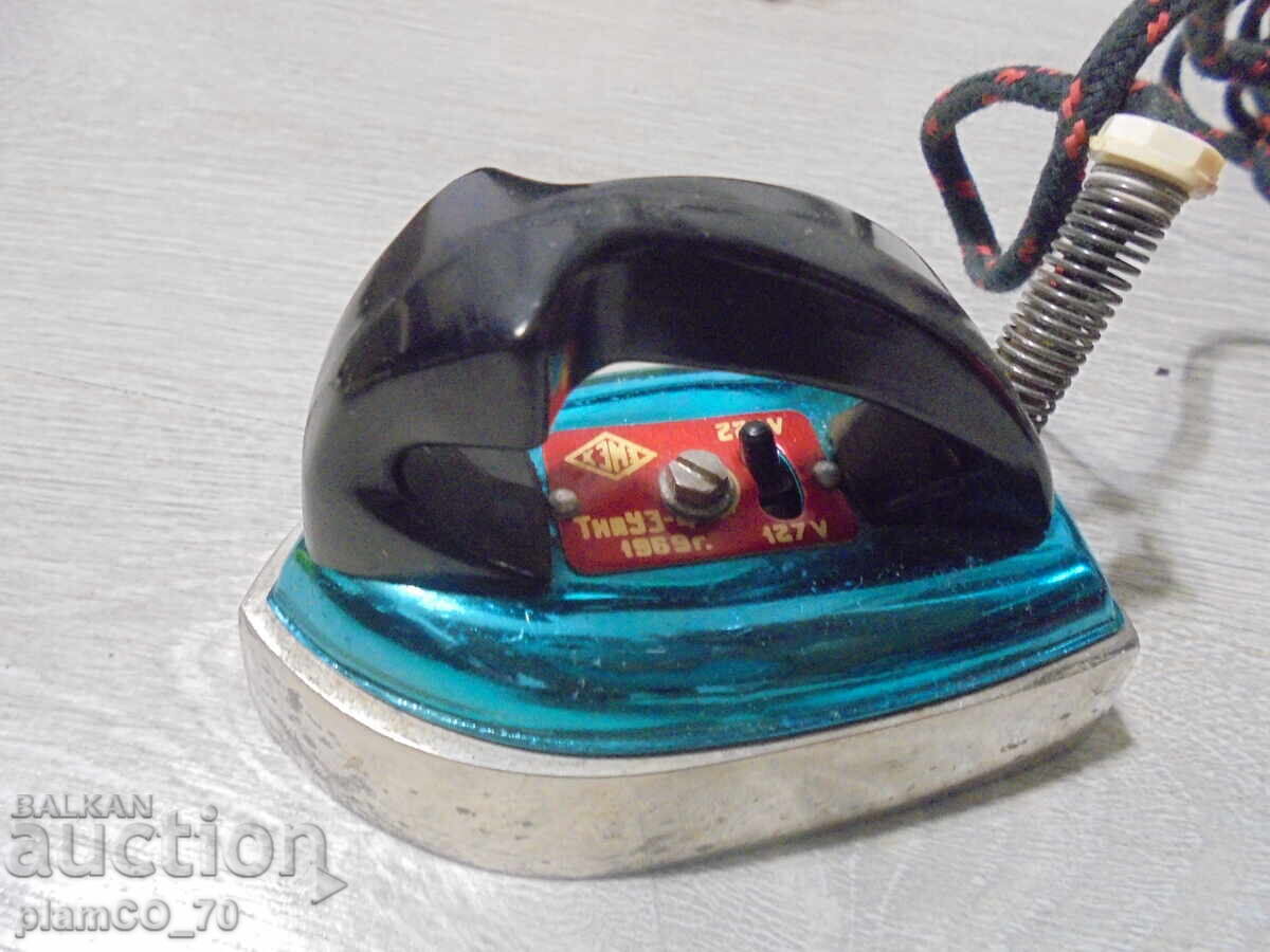 №*8278 Fier de călcat vechi mic / de dimensiuni reduse cu preț 40.00 BGN | € 20.45