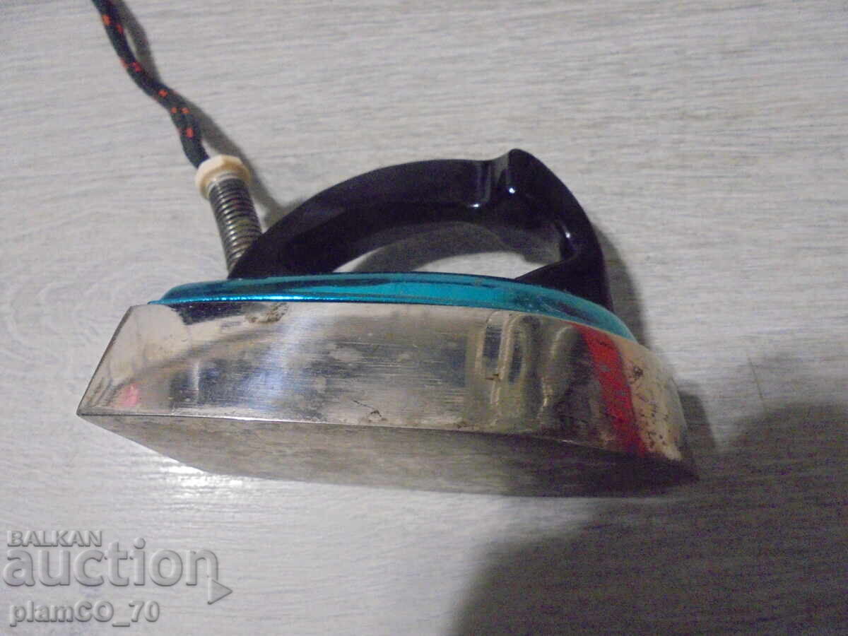 Livrarea №*8278 Fier de călcat vechi mic / de dimensiuni reduse