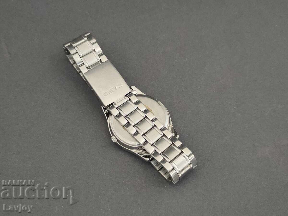 Casio Quartz 1331 - 6 Casio Quartz 1331 - 6