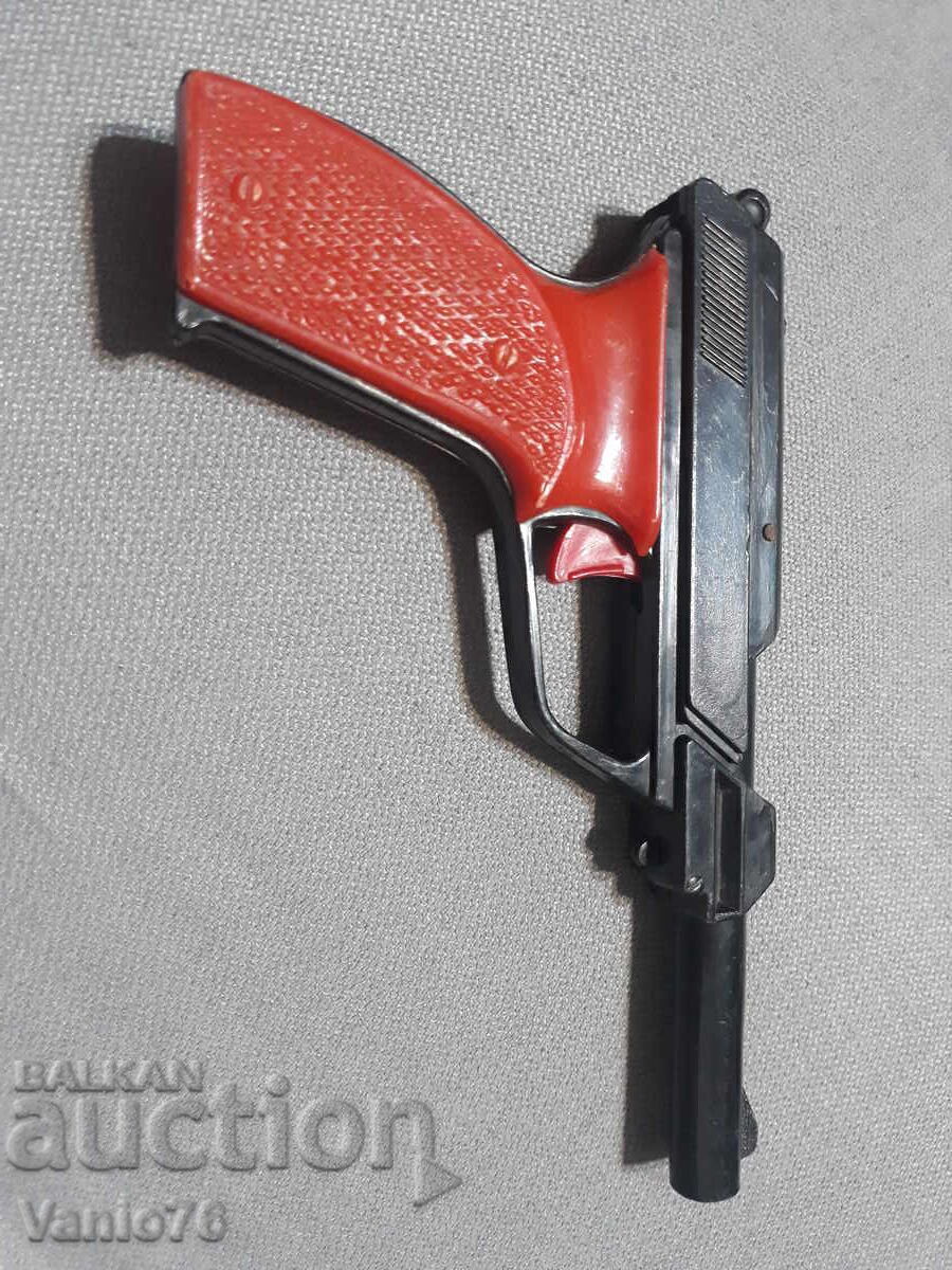 A gun sold at stalls in the 1980s with price 40.00 BGN | € 20.45 A gun sold at stalls in the 1980s with price 40.00 BGN | € 20.45
