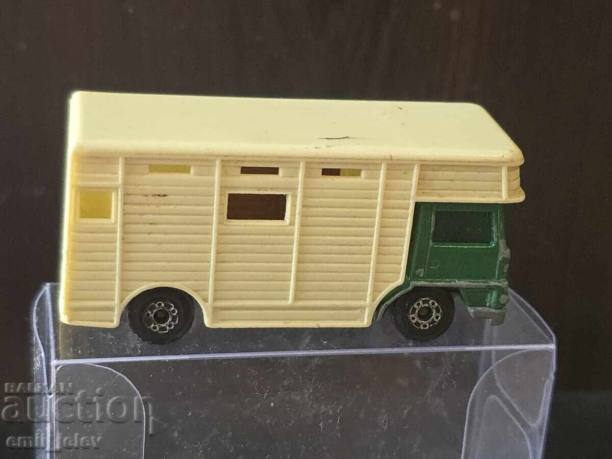 LESNEY MATCHBOX - 40C Horse Box 1977-1982 with price 4.99 BGN | € 2.55