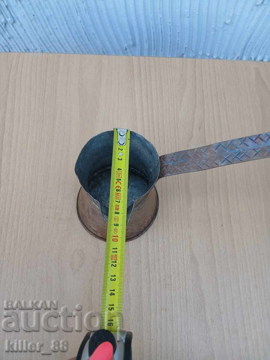 Δημοπρασία Παλιό χάλκινο μπρίκι με χαρακτικά