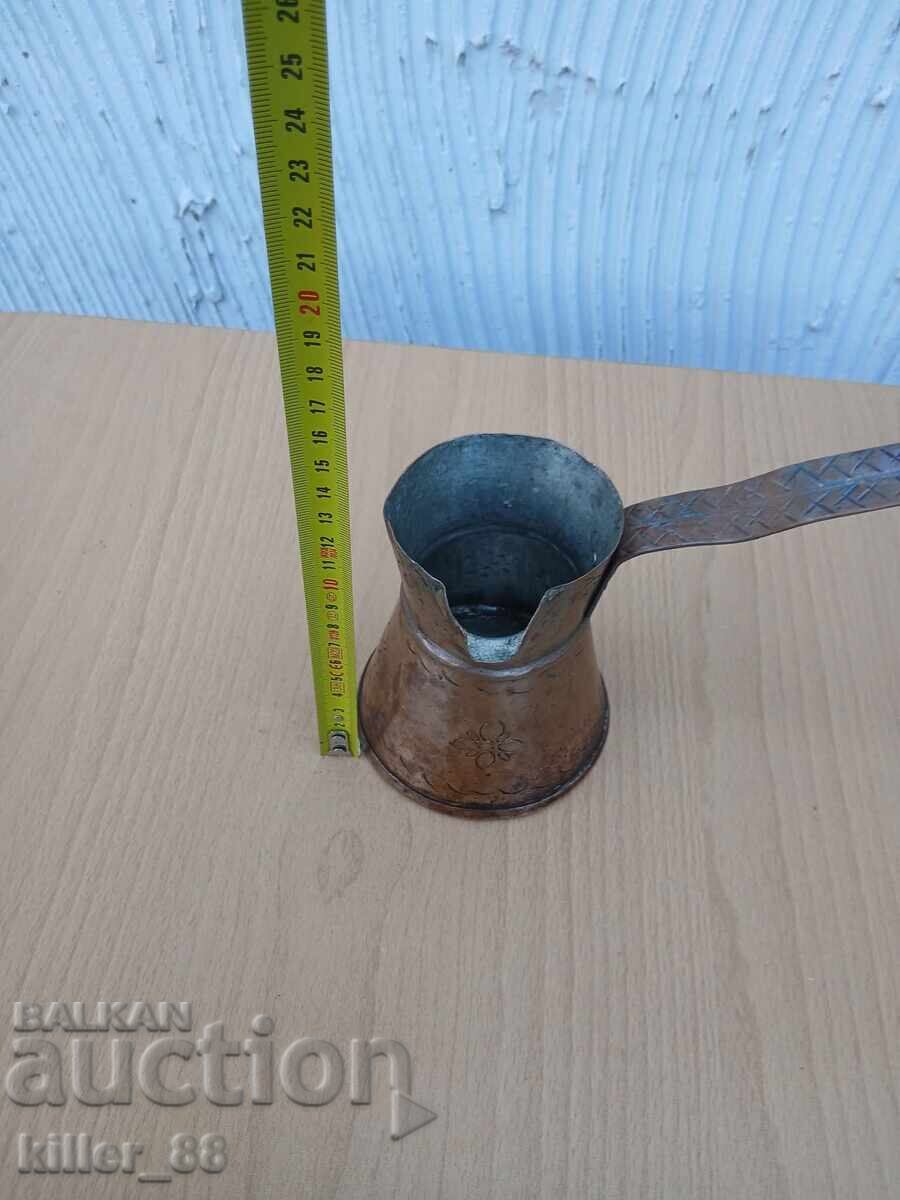 Παλιό χάλκινο μπρίκι με χαρακτικά - 5