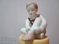 Figurină de porțelan maghiară, BĂIAT, statuetă porțelan