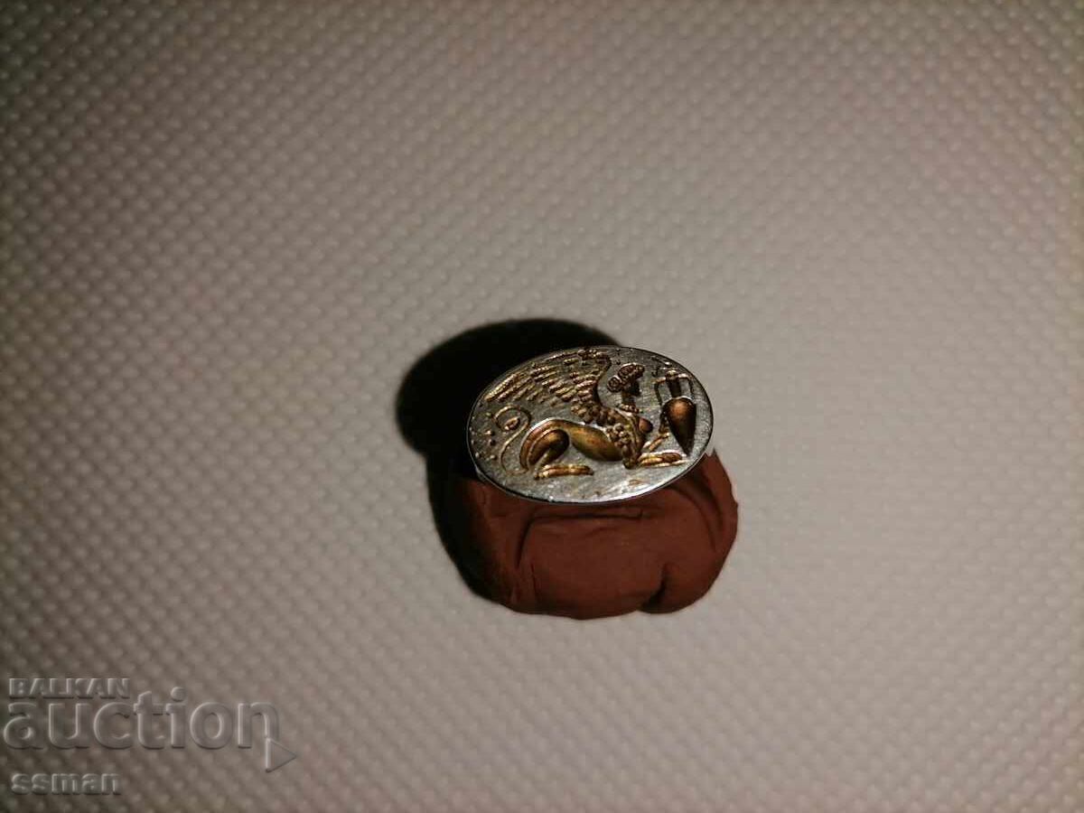 Δημοπρασία Ασημένιο δαχτυλίδι αντίκα σφίγγα με επιχρύσωση