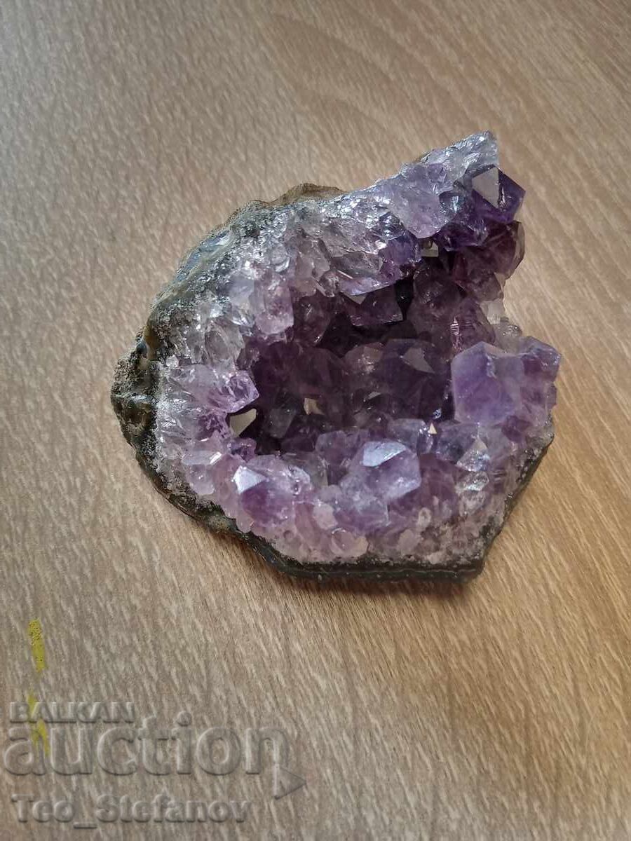 Auction Amethyst crystals Auction Amethyst crystals